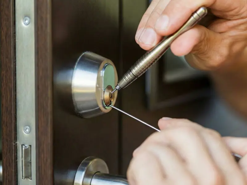 Instalação de fechadura eletrônica em Dourados
